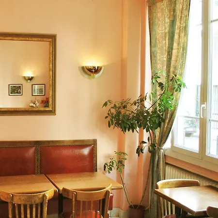 Hotel Avenir Jonquiere *