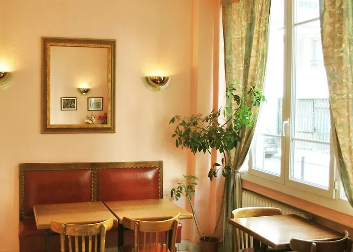 Hotel Avenir Jonquiere *