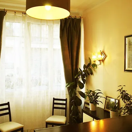 Hotell Avenir Jonquiere *